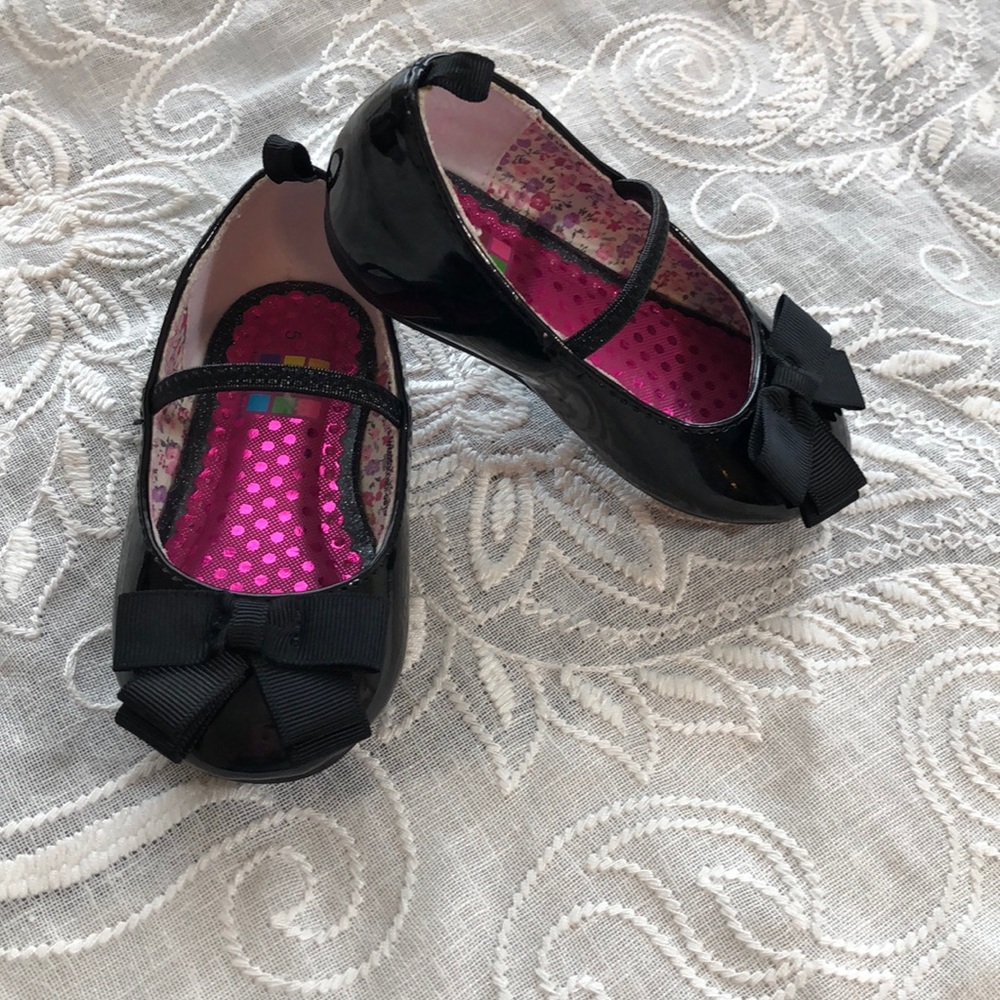 Black Patent Leather girls Mary Jane size 5 shoes